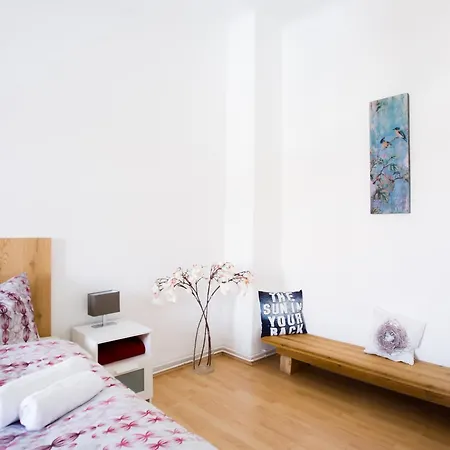 Auwald Apartment *